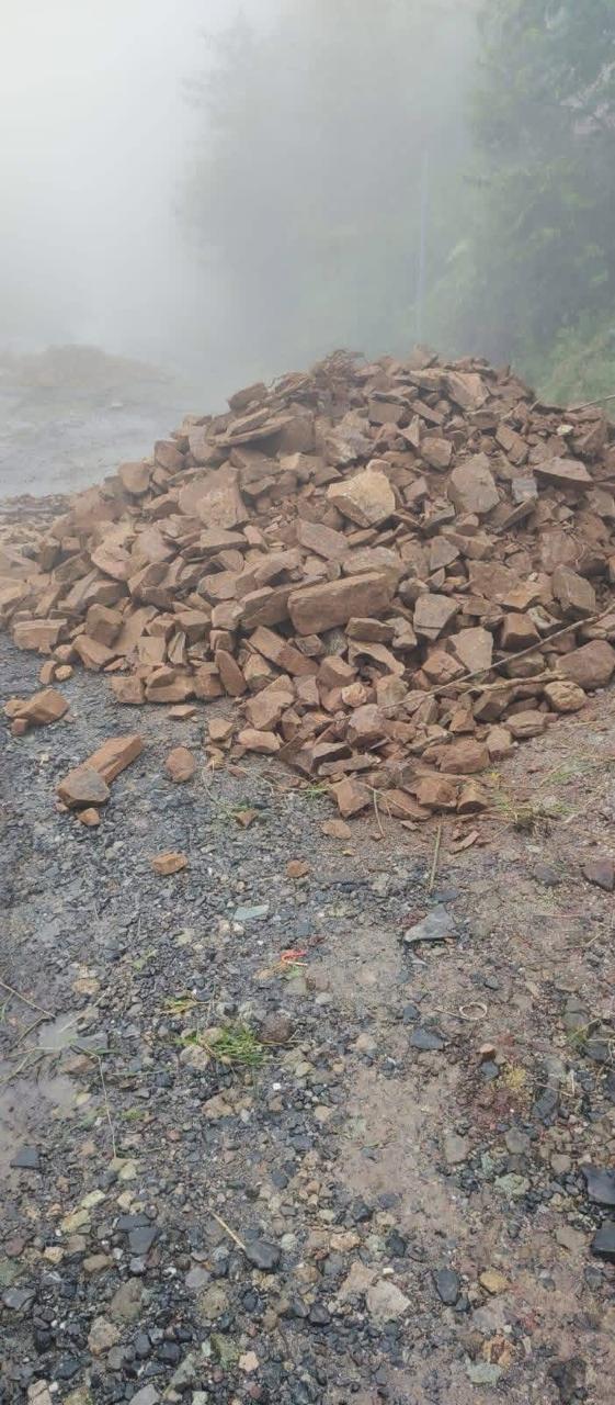 Labores de mantenimiento en el libramiento, mediante faena, llevando acabo limpieza de cunetas y colocacion de balastre.